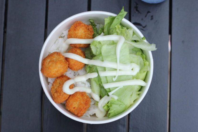 menikmati Rice bowl chicken mayonnaise
