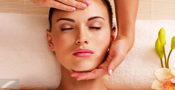 Pijat Wajah: Cara Mudah Merawat Kulit Wajah yang Bikin Kamu Makin Percaya Diri