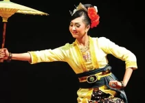 Tari Luyung: Pesona Tarian Tradisional yang Jarang Dikenal tapi Bikin Terpukau Tari Luyung: Pesona Tarian Tradisional yang Jarang Dikenal tapi Bikin Terpukau