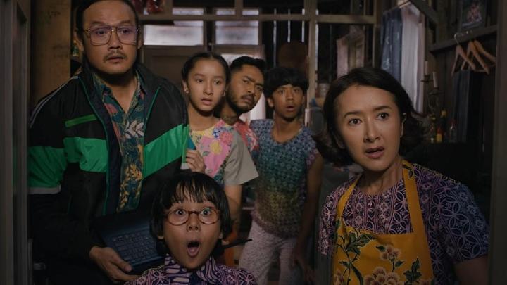 Transformasi Gaya Hidup dalam Balutan Komedi film Keluarga Super Irit