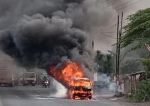 Mobil Suzuki Carry Terbakar di Tengah Perjalanan, Kepanikan Warga Langsung Pecah di Lokasi Mobil Suzuki Carry Terbakar di Tengah Perjalanan, Kepanikan Warga Langsung Pecah di Lokasi