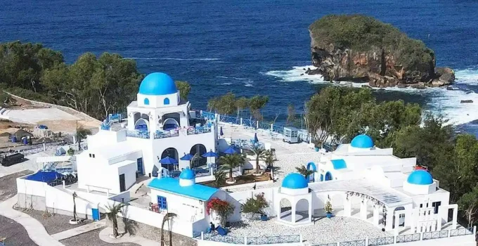 Jungwok Blue Ocean, Wisata Viral Jogja dengan Laut Biru Memikat