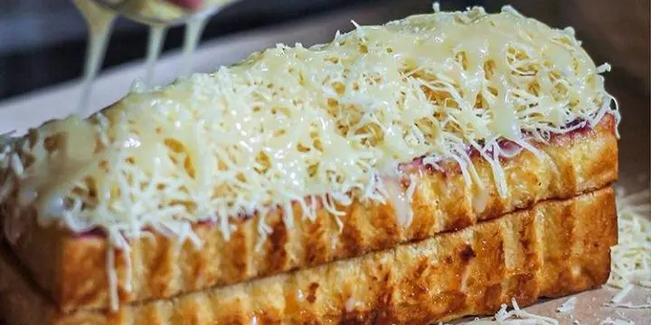 Roti Bandung Keju Panggang Klasik