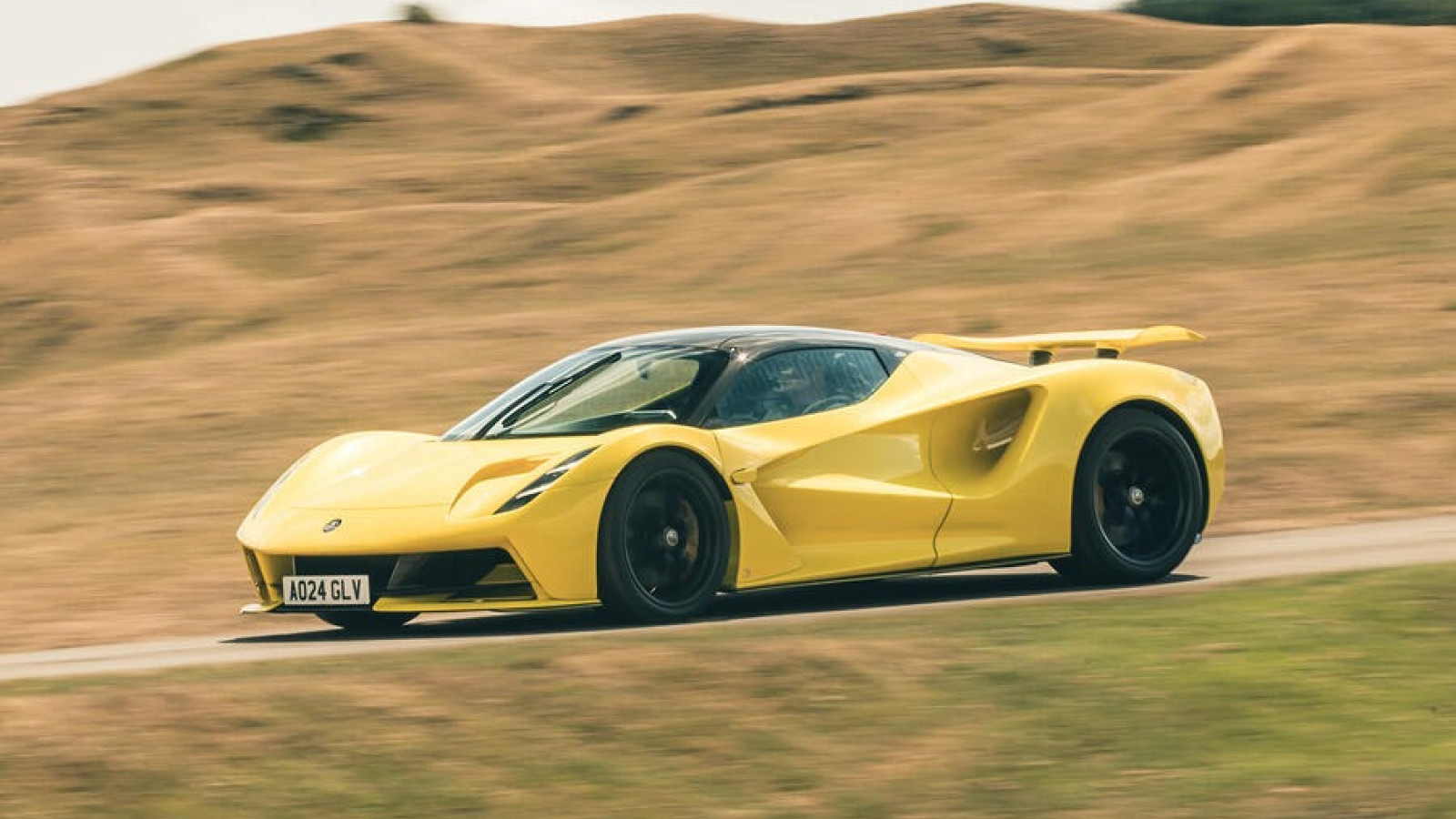 Harga Lotus Evija yang Bikin Geleng Kepala