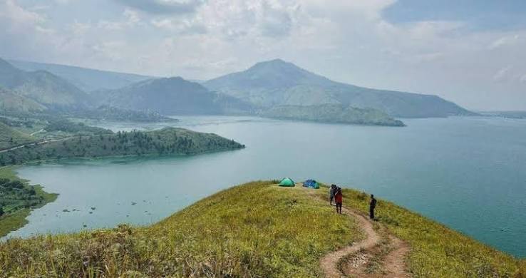 Lokasi dan Akses Menuju Bukit Holbung