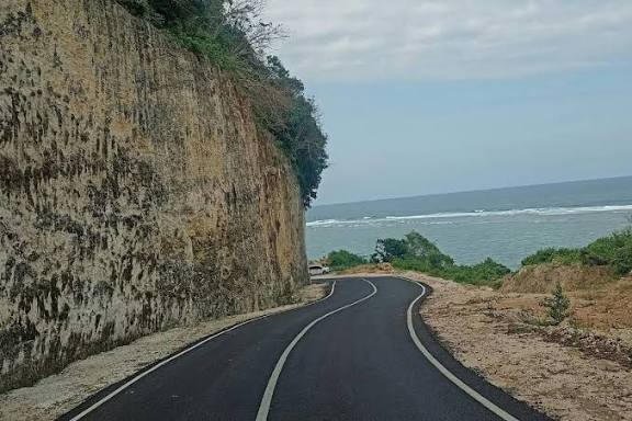 Tebing Tanah Barak