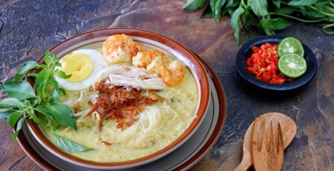 Laksa Betawi, Semangkuk Kehangatan yang Menggoda dengan Kuah Gurih dan Rempah Khas Jakarta