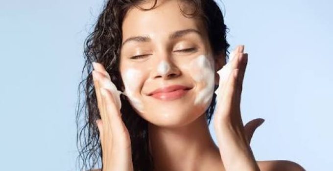 Double Cleansing: Rahasia Kulit Bersih, Segar, dan Lebih Siap Menerima Skincare